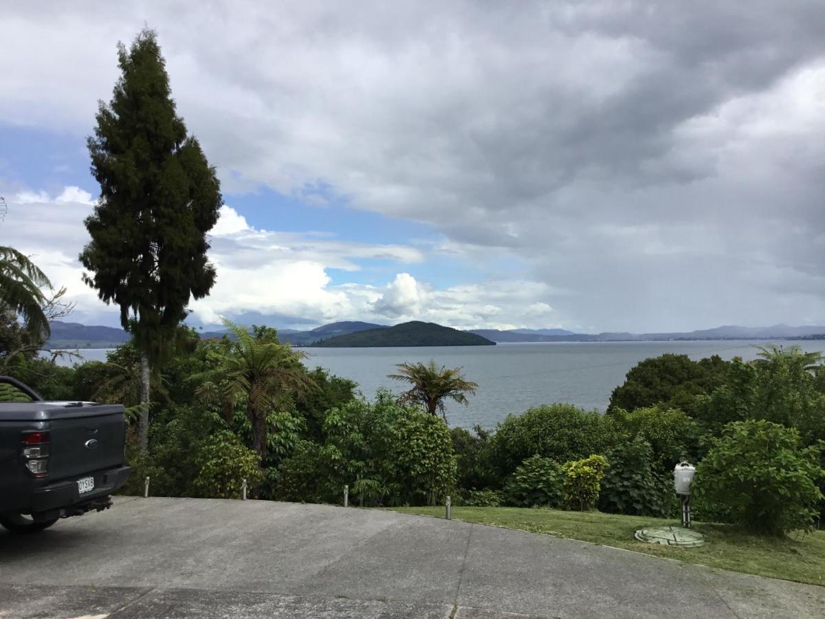 Spectacular Lake Views Rotorua Exterior photo